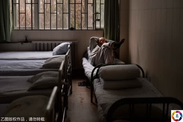 一年收治400名流浪精神病人,最长滞留6年,找家