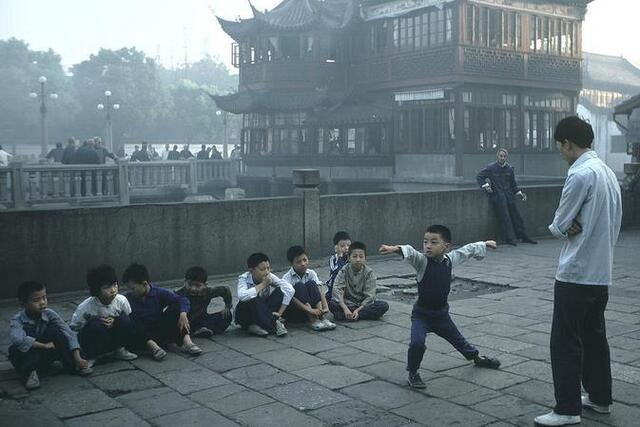 人口老龄化_杭州市人口1980年