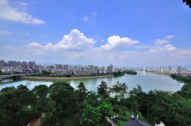 江西面积最大的城市,号称赣江第一城,GDP全省