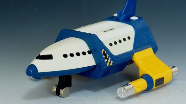 全新的战斗:盖亚奥特曼里的XIG队的其他武器装