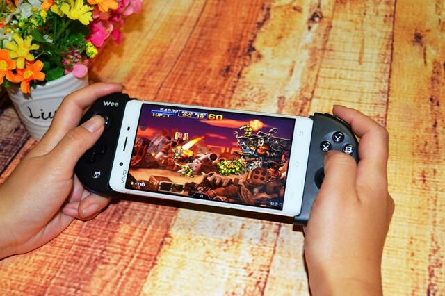 vivo曲面屏搭载百元配件秒变游戏机,王者荣耀、