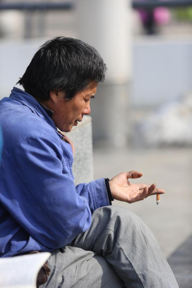 作为新二代的农民工,几乎抽烟十几年了,我想戒烟大家有什么好办法吗?