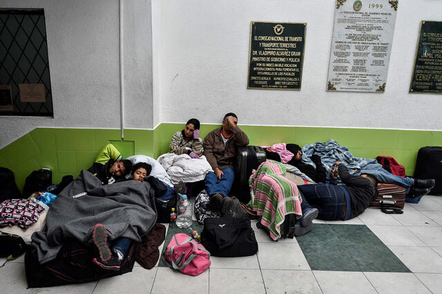 环球|委内瑞拉经济危机:超百万民众逃往周边国