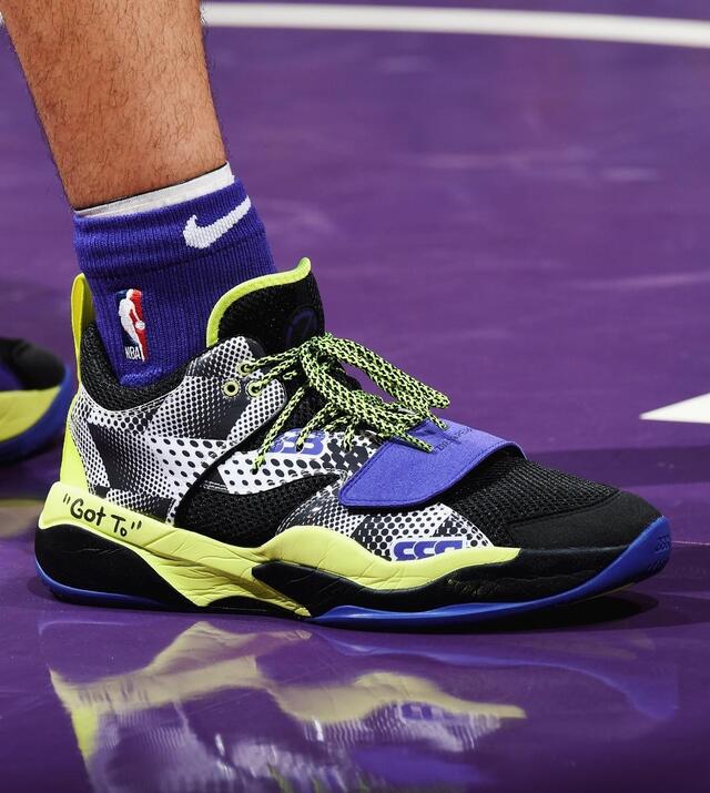 常规赛鞋报11.8-罗斯上脚DRose9砍31+5 “球哥”ZO2.19玩老爹风