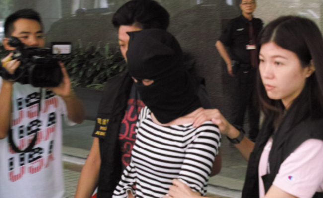 女子偷钻戒被捕 41万戒指典当4万