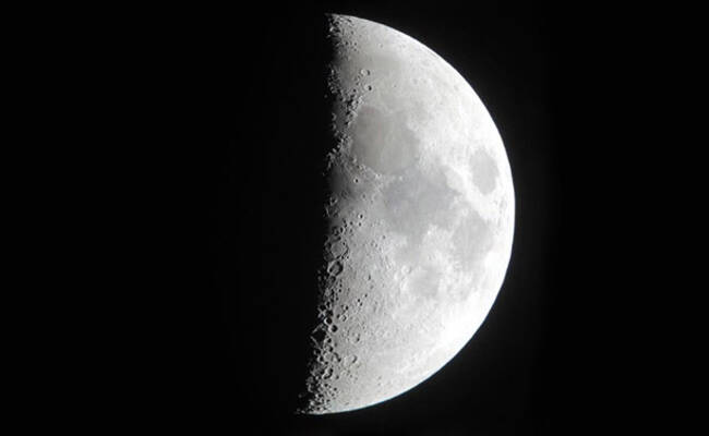 月球表面的“LOVE”