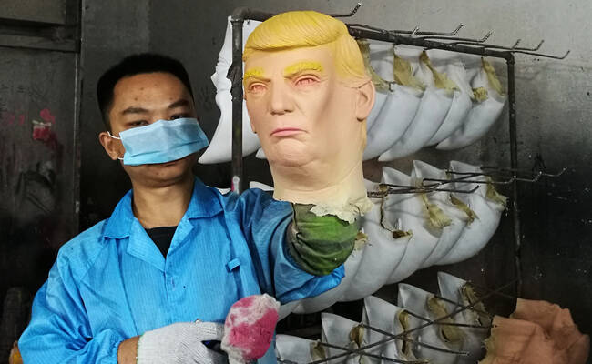 深圳工厂特朗普面具供不应求 每个30元