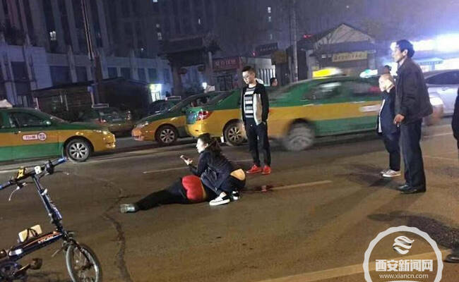 男子被女友开车拖行200米致死