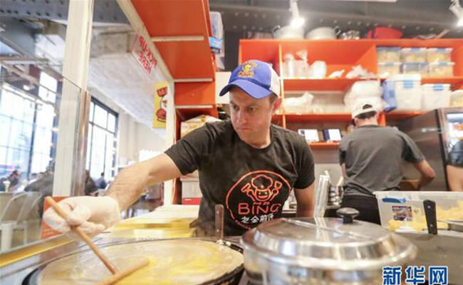 纽约人的“煎饼大业” 跑遍中国拜师学做煎饼