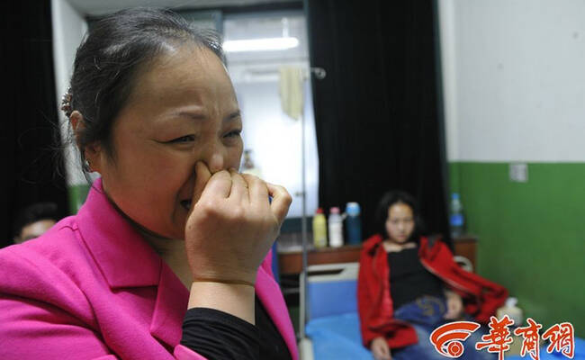 14岁女孩被同学围殴2小时 遭踢下体划刀片