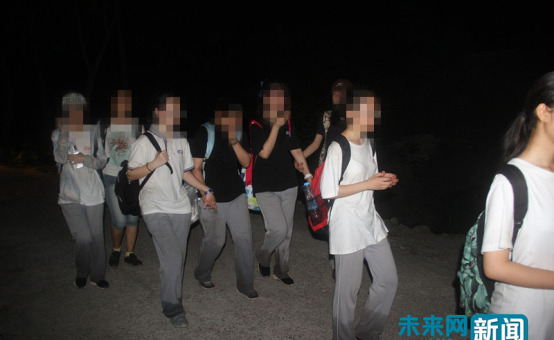 上百学生被困深山 学校为保名声不许求助