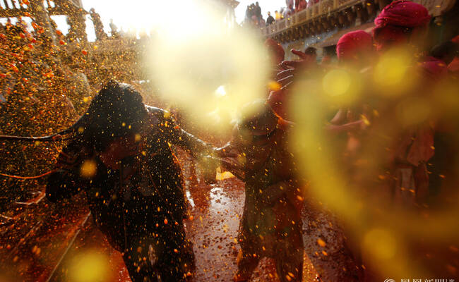 印度庆祝胡里节现场