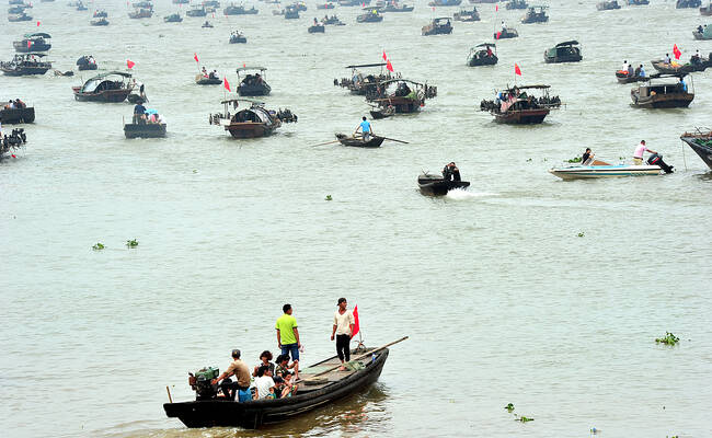 鄱阳湖春季禁渔结束 400年传承“开港”习俗重现