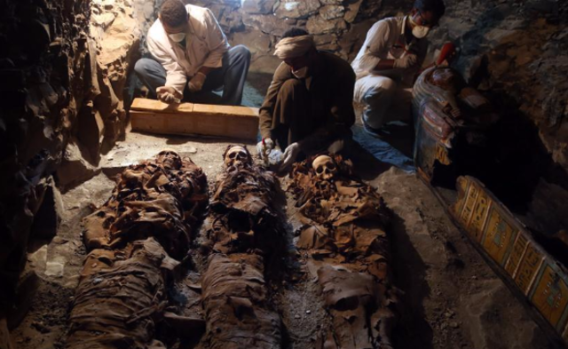 埃及发现3500年前古墓 出土木乃伊丨组图