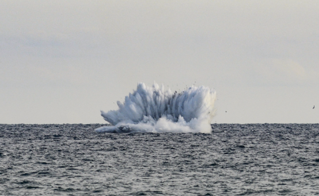 意大利飞行表演空军战斗机坠海 飞行员遇难丨现场图