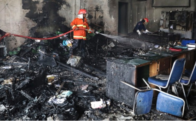 印尼3名囚犯引发暴动 监狱被放火焚烧