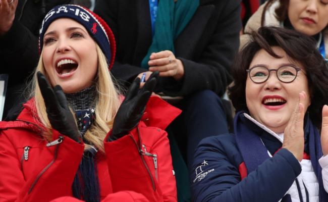 伊万卡与韩总统夫人观战冬奥会