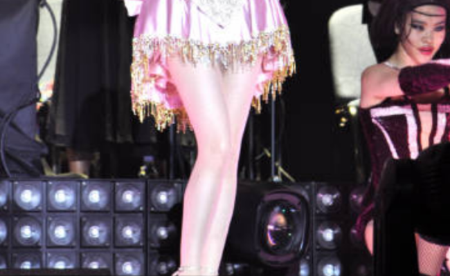 51岁的周慧敏照片火了