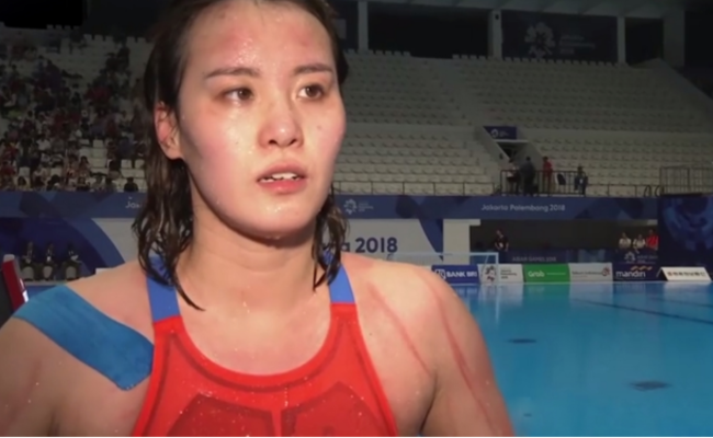 傅园慧满身抓痕引关注