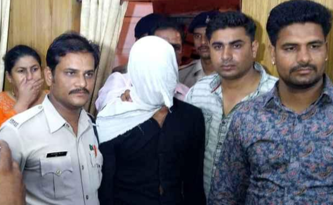 印度两男子轮奸8岁女童被判死刑