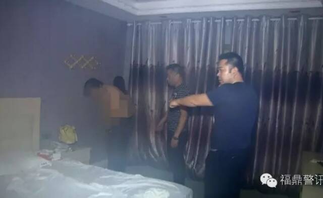 福建：警方深夜扫黄现场
