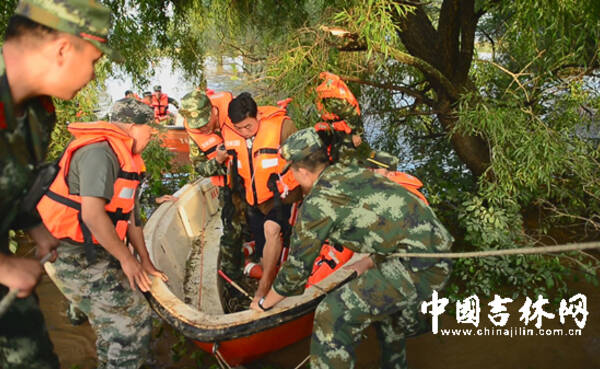 中国边防部队进入朝鲜领土救人