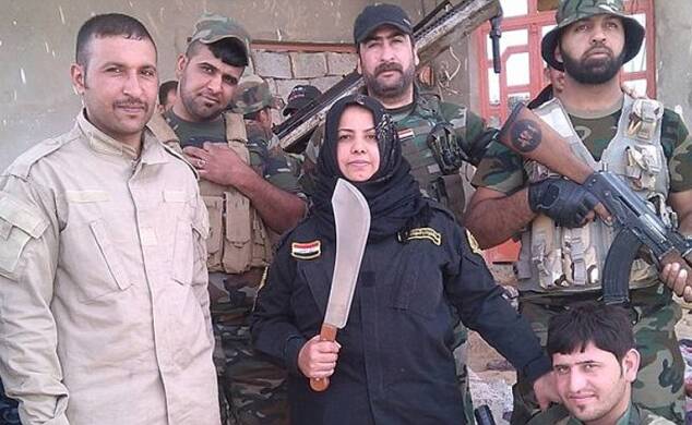 这位大妈带着小队四处剿杀ISIS