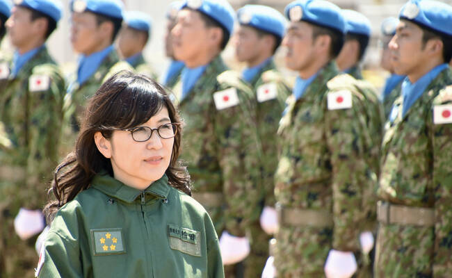 日女防相穿迷彩服在南苏丹视察陆上自卫队