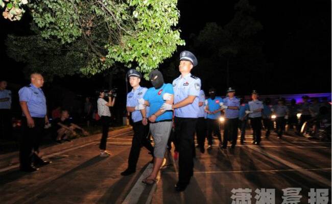 千里押解嫌犯细节曝光