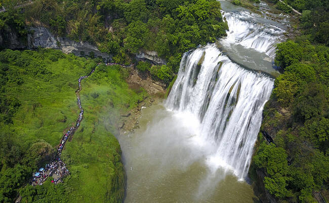 航拍贵州黄果树瀑布