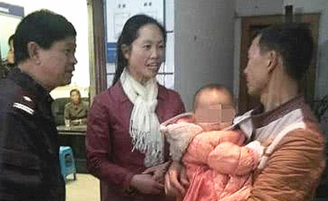 女子半夜上个厕所 1岁孩子被人从家抱走