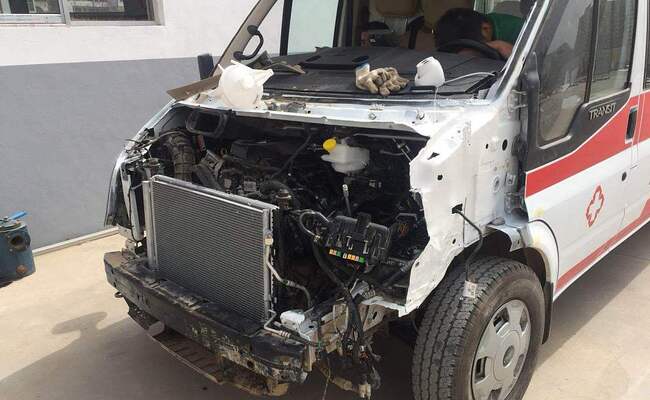 救护车司机无证驾驶发生事故