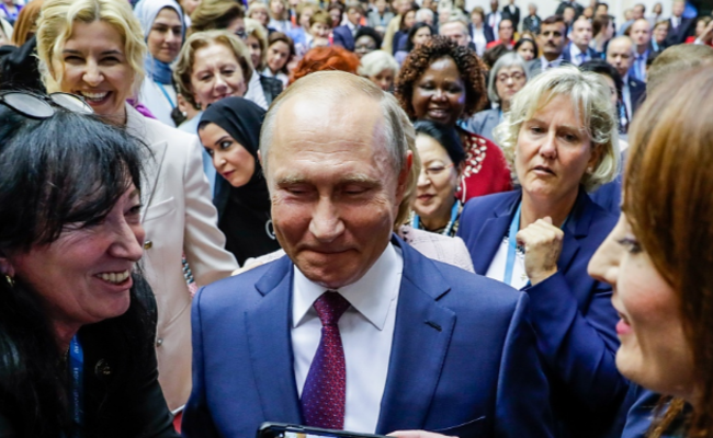 普京出席妇女论坛受追捧