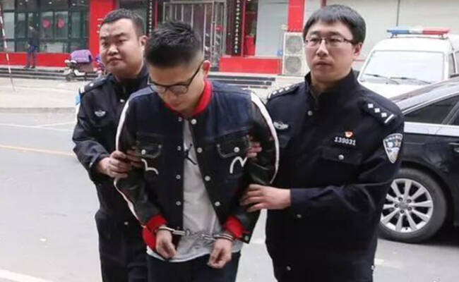 济南大白天猥亵17岁少女的男子落网了