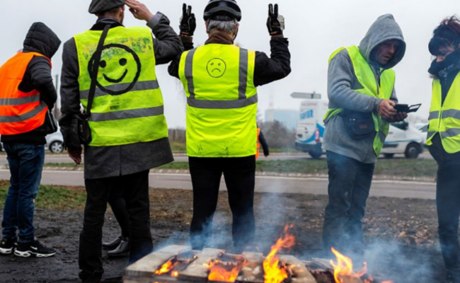 法国：抗议高昂燃料税 部分地区宵禁