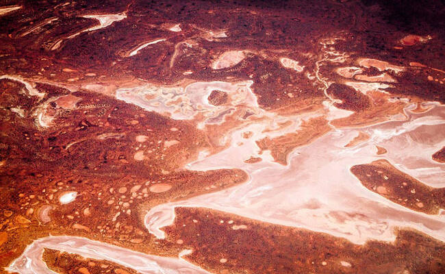 航拍澳大利亚红土沙漠 震撼如火星风光