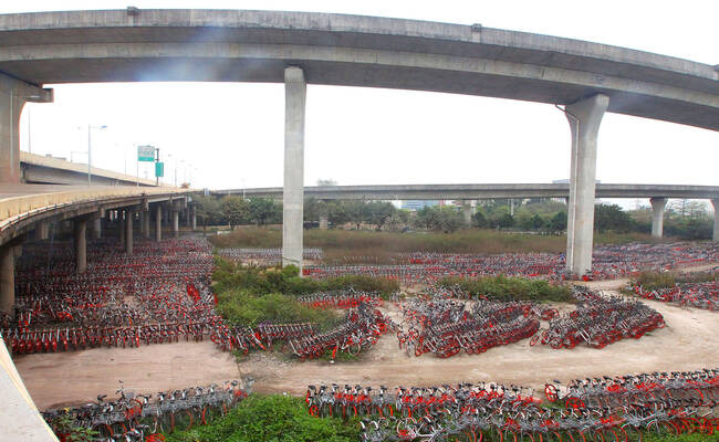 大量共享单车被放置在这里