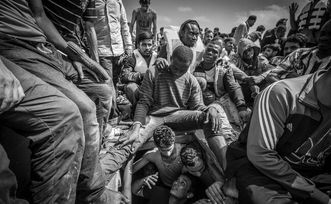 马格南新闻摄影类优胜奖《目的地：欧洲》