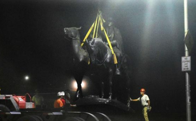 为防暴乱 美国城市连夜拆除内战南方将领雕像