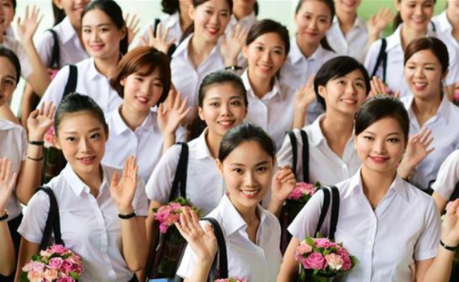 厦航首批台湾空中乘务员亮相|组图