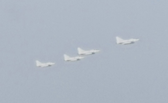阿联酋战机为习近平护航