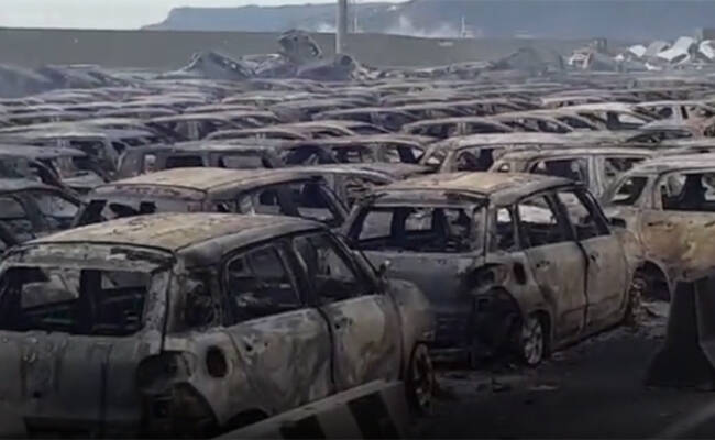 海水倒灌引大火 数百辆玛莎拉蒂被烧毁