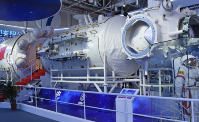 中国空间站核心舱首次公开亮相