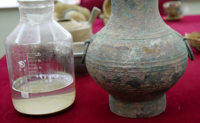 西汉古墓中的千年美酒