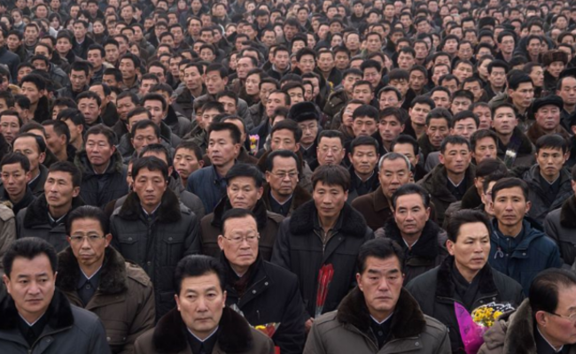 纪念金正日的朝鲜民众