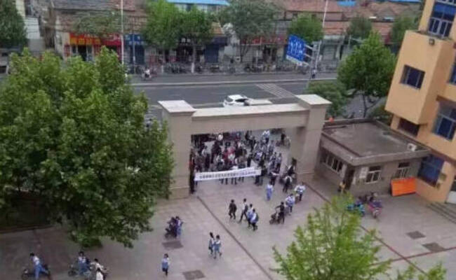 为生男孩，老师抛妻弃女与女学生通奸