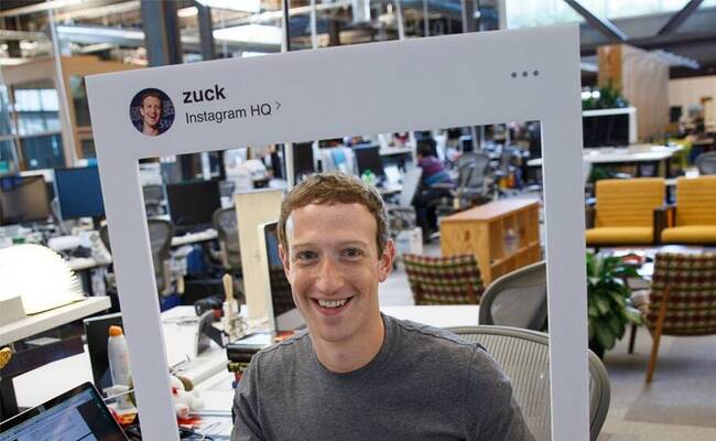 扎克伯格用胶条封住电脑网络摄像头