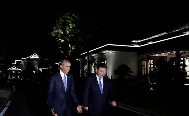 习近平奥巴马会后西湖喝茶漫步画面