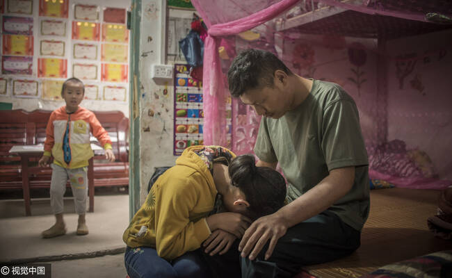 “爸呀，我不要你死，我把肾割了给你吧”