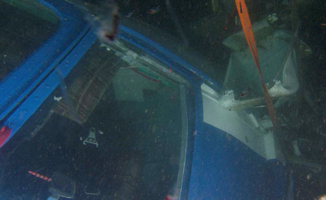 俄坠海直升机残骸在水下209米 8人或全遇难 | 组